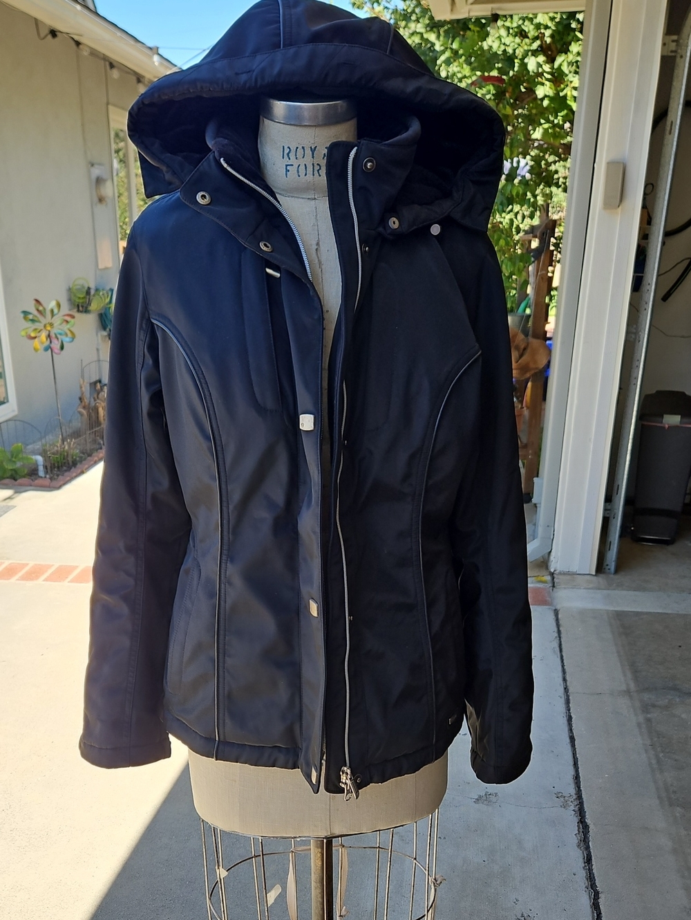 Women’s Black Hooded Ski Jacket